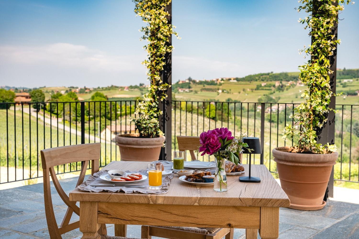 Monvi Wine Relais Villa Costigliole d'Asti Exterior photo